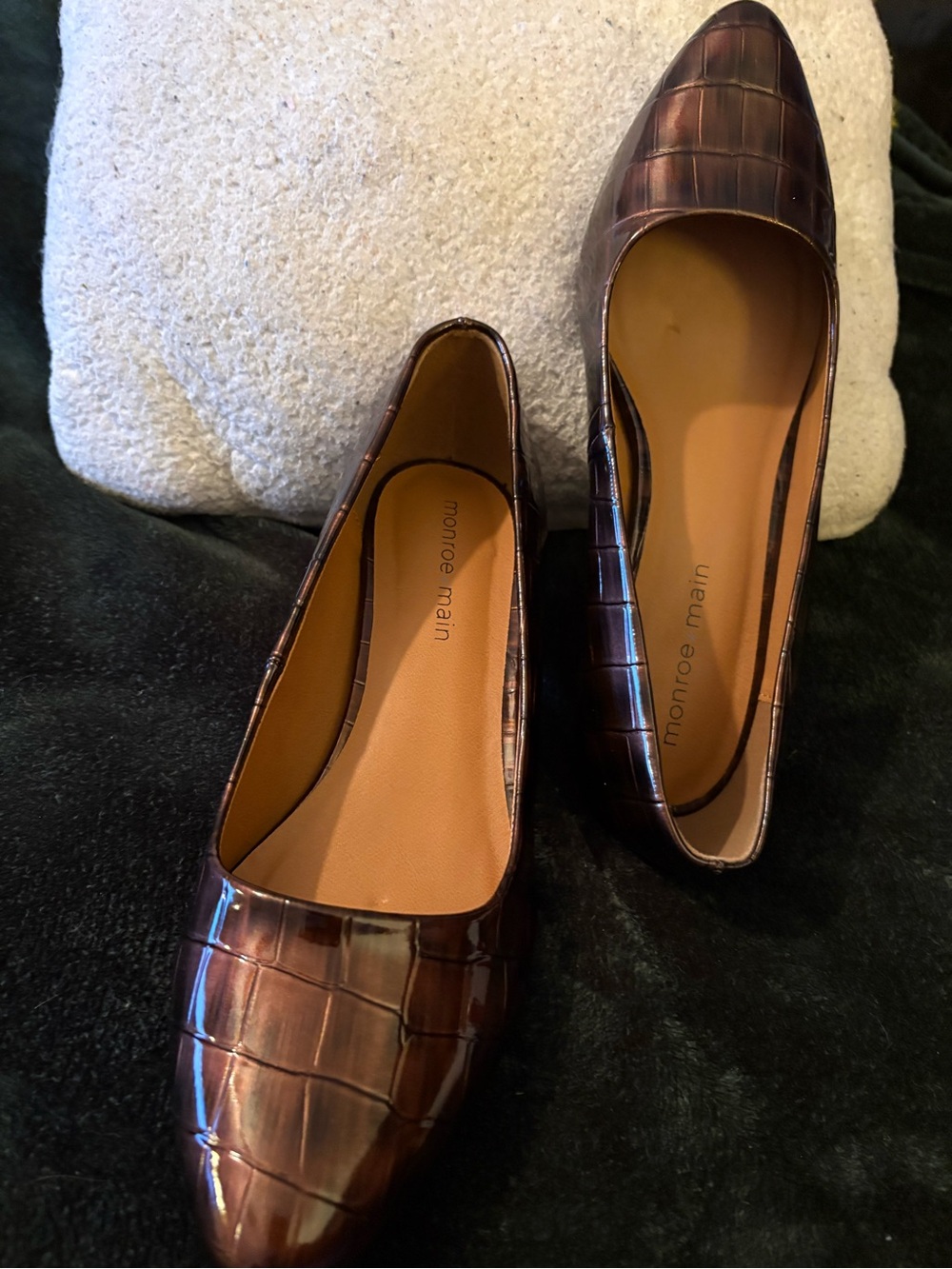 Monroe & Main Metallic Brown Croc-Embossed Pointed Flats